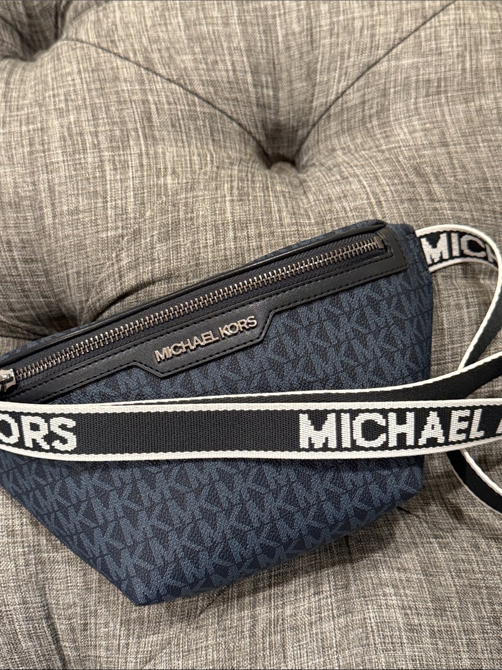 Michael Kors Bag Cooper Mini Belt Bag Logo Signature Blue Black Fanny Pack - Picture 15 of 17